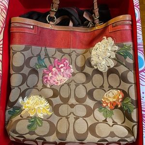 Limited Edition Coach Peony Large Tote. In box. Great condition.